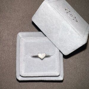14k white gold and diamond heart ring size 7